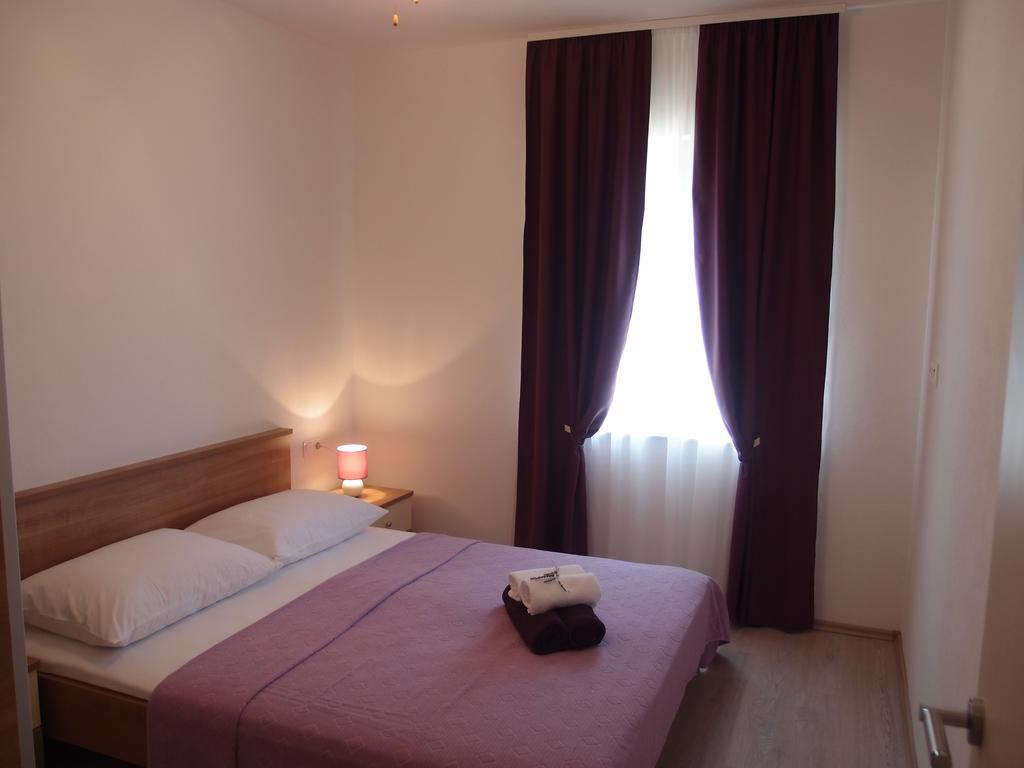 Apartments Kadulja โตรกีร์ ห้อง รูปภาพ
