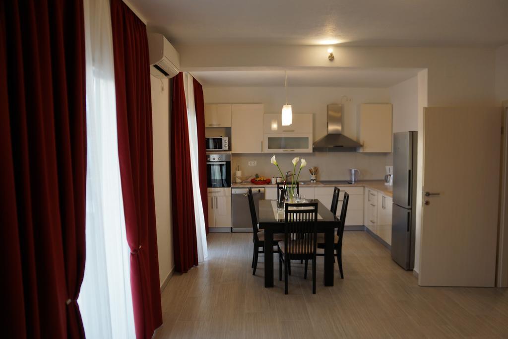 Apartments Kadulja โตรกีร์ ห้อง รูปภาพ