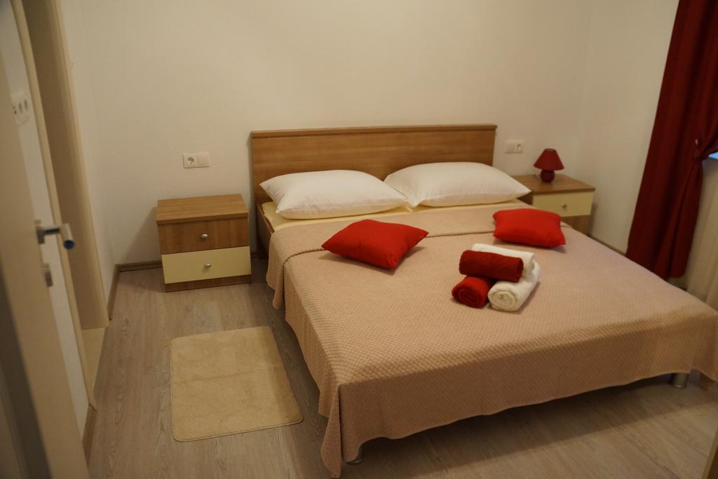 Apartments Kadulja โตรกีร์ ห้อง รูปภาพ